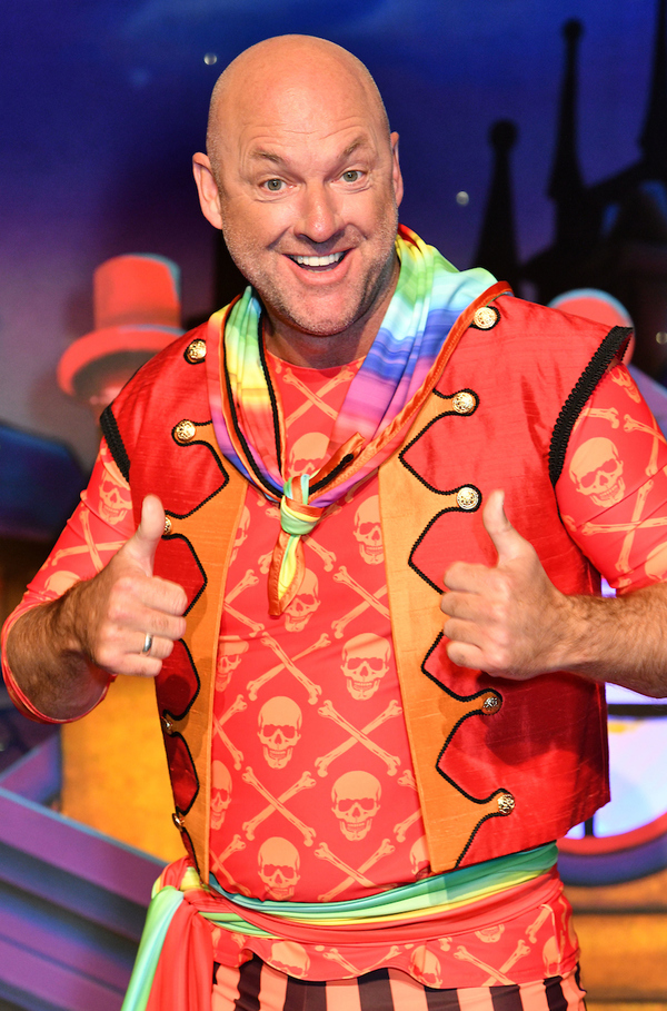 Photo Flash: Panto Stars Fly Into Birmingham To Launch PETER PAN Image