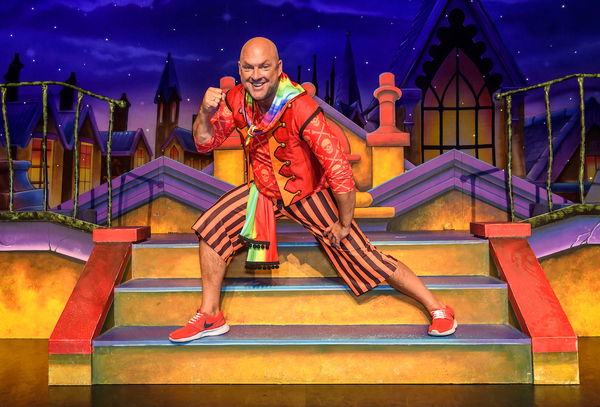 Photo Flash: Panto Stars Fly Into Birmingham To Launch PETER PAN Image