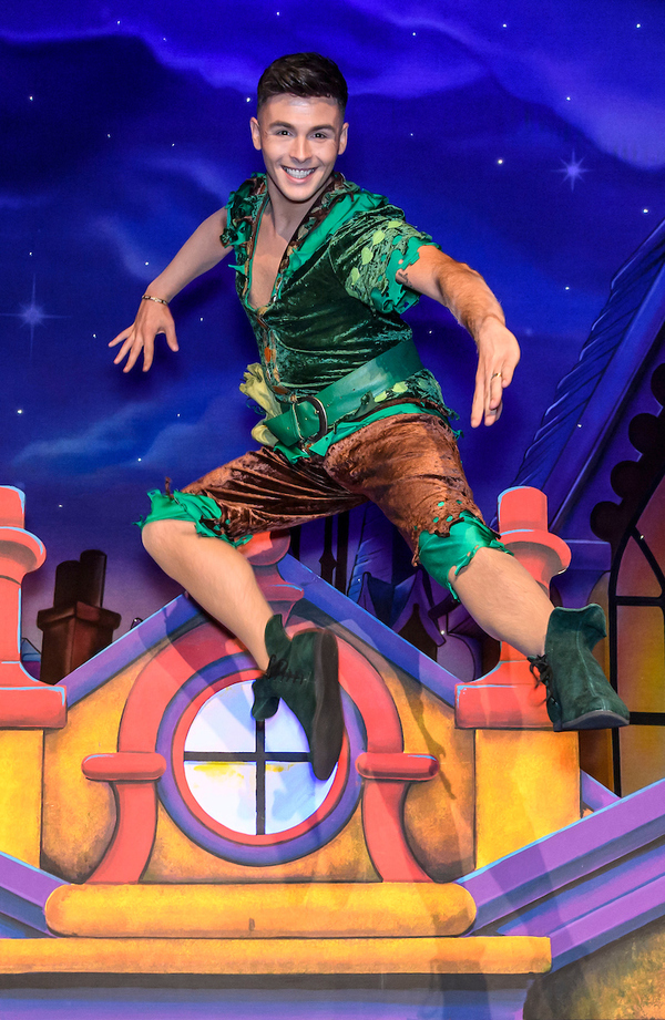 Photo Flash: Panto Stars Fly Into Birmingham To Launch PETER PAN Image