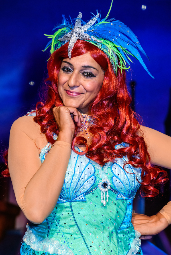 Photo Flash: Panto Stars Fly Into Birmingham To Launch PETER PAN Image