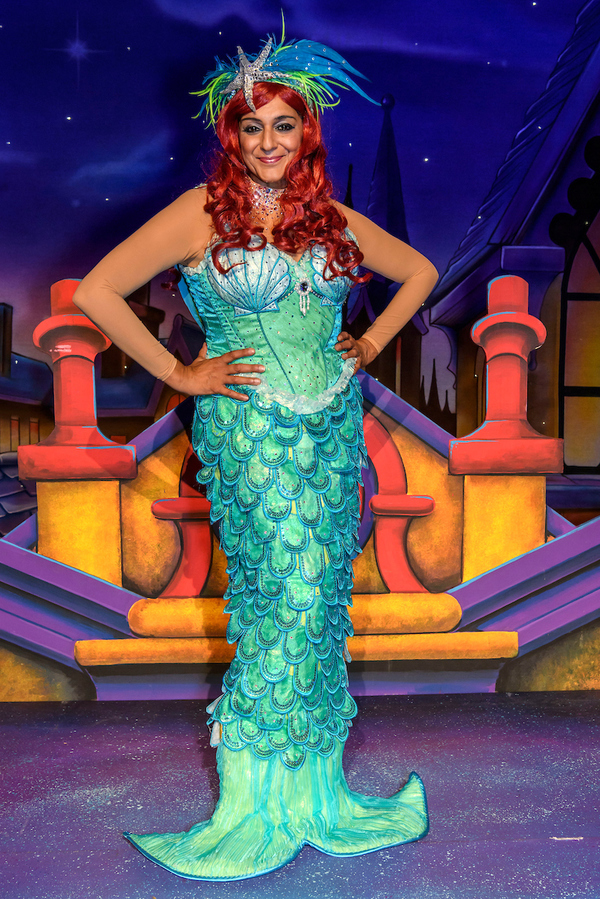 Photo Flash: Panto Stars Fly Into Birmingham To Launch PETER PAN Image
