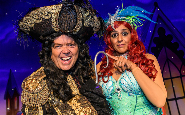 Photo Flash: Panto Stars Fly Into Birmingham To Launch PETER PAN Image