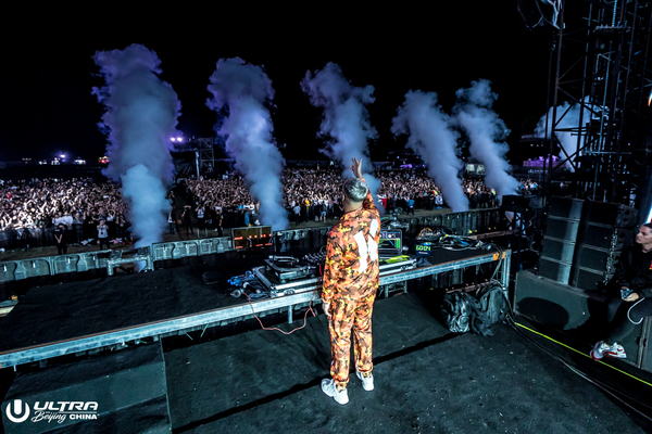 Photo Flash: Armin Van Buuren, DJ Snake, and More Perform at Ultra Beijing Image