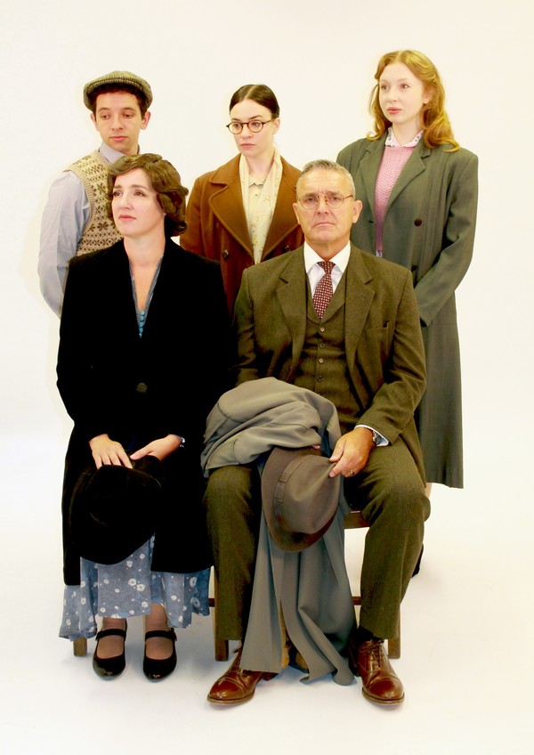 Photo Flash: First Look Of Full Cast In Costume For Premiere Of BY THE WATERS OF LIVERPOOL Image