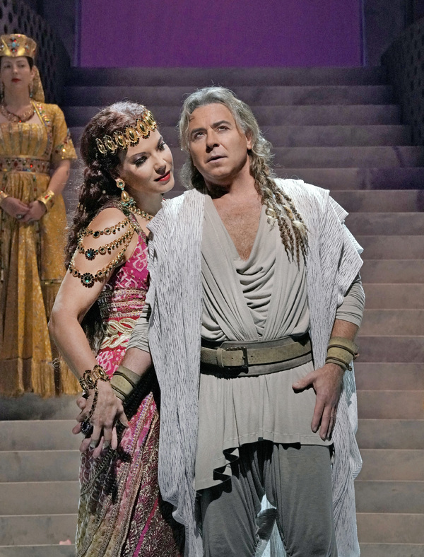 Roberto Alagna as Samson and ElÄ«na GaranÄa as Dalila in Saint-SaÃ«ns's 