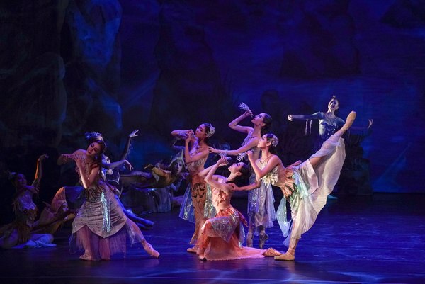 Photo Flash: First Look at SONG OF THE MERMAID Ballet at NY City Center Image