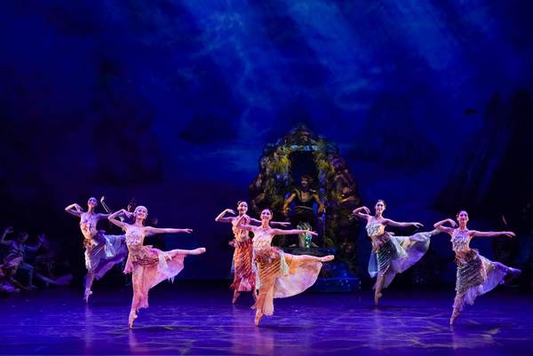 Photo Flash: First Look at SONG OF THE MERMAID Ballet at NY City Center Image