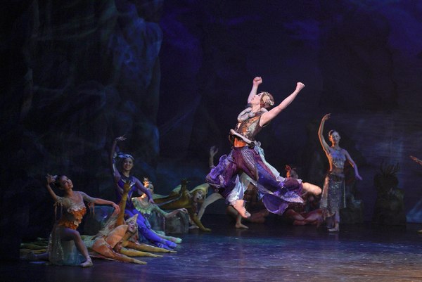 Photo Flash: First Look at SONG OF THE MERMAID Ballet at NY City Center Image