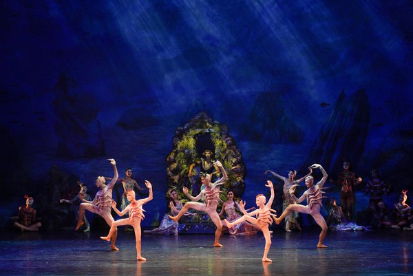 Photo Flash: First Look at SONG OF THE MERMAID Ballet at NY City Center Image