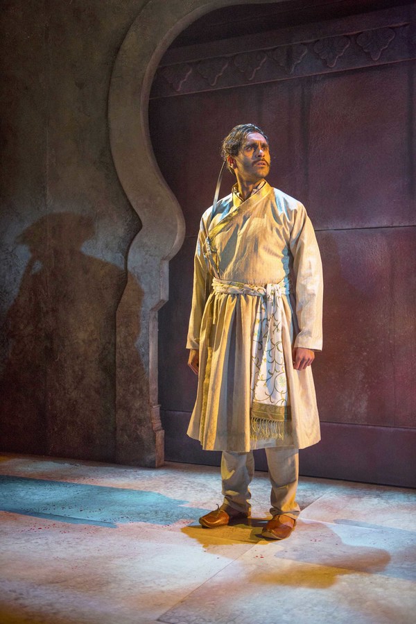 Photo Flash: First Look at GUARDS AT THE TAJ at Milwaukee Rep Image