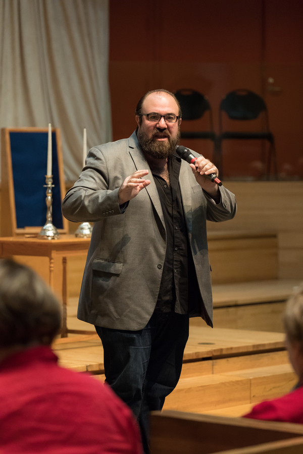 Photo Flash: FIDDLER ON THE ROOF in Yiddish Stops By Sing For Your Seniors Image