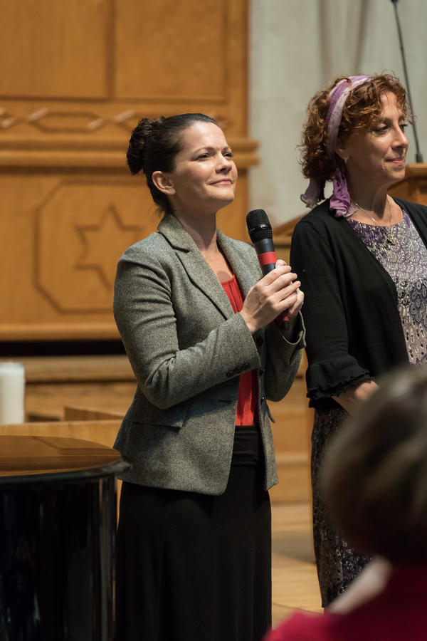 Photo Flash: FIDDLER ON THE ROOF in Yiddish Stops By Sing For Your Seniors 