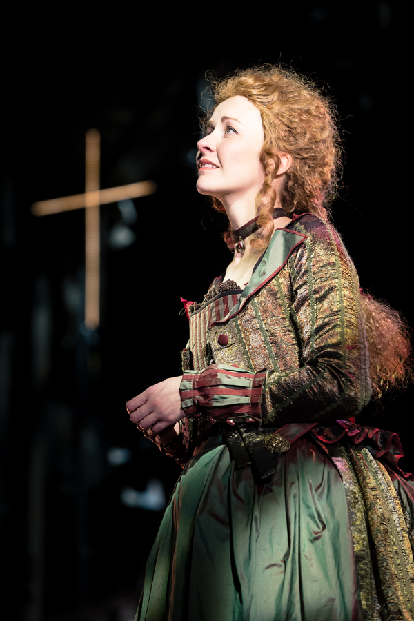 Eva-Jane Willis as Moll Flanders Photo