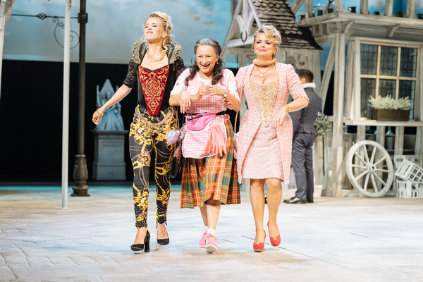 Photo Flash: New Royal Shakespeare Company Production of  THE MERRY WIVES OF WINDSOR Opens in Jaffrey 