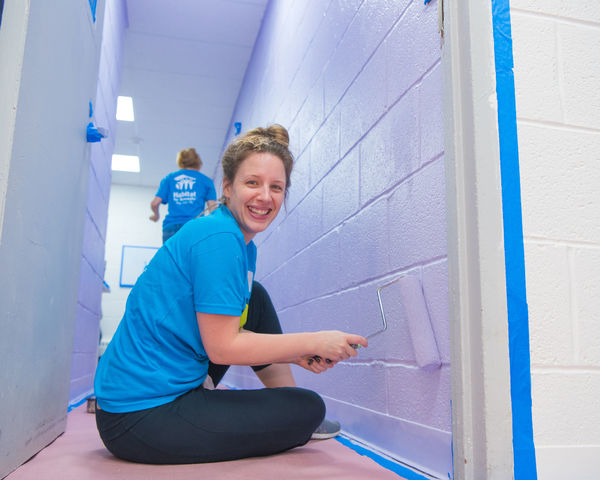 Photo Flash: Jessie Mueller, John Slattery & More Help Out Habitat for Humanity NYC at Broadway Builds Image