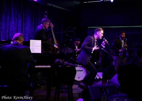 Photo Flash: Daniel LeClaire Comes to Birdland Theater Image