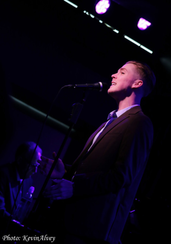 Photo Flash: Daniel LeClaire Comes to Birdland Theater Image