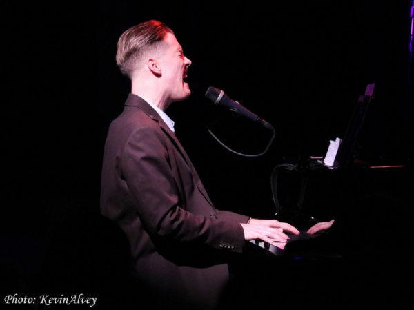 Photo Flash: Daniel LeClaire Comes to Birdland Theater 