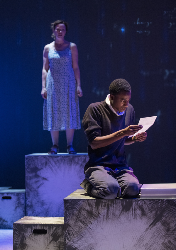 Photo Flash: First Look at Steppenwolf's THE CURIOUS INCIDENT OF THE DOG IN THE NIGHT-TIME Image