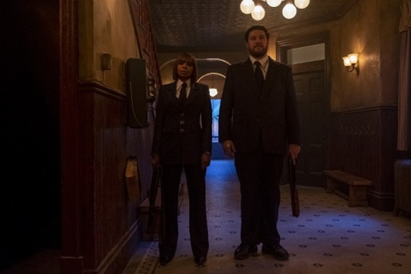 Photo Flash: Netflix Releases a First Look at THE UMBRELLA ACADEMY  Image