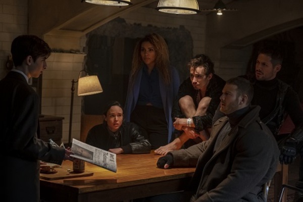 Photo Flash: Netflix Releases a First Look at THE UMBRELLA ACADEMY Image