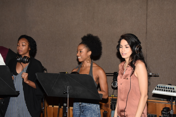Exclusive Photo Coverage: ALADDIN Cast Proves Carols For A Cure is Auld You Need This Christmas! Image