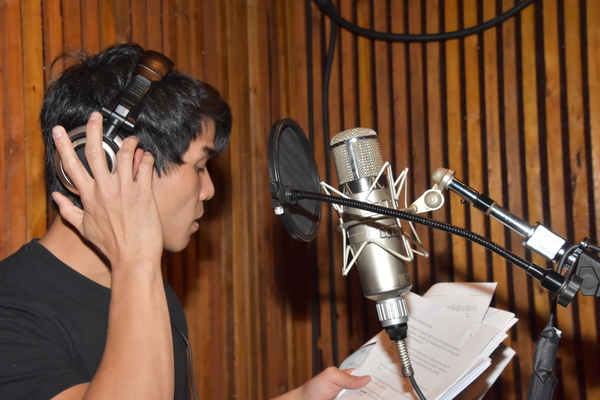 Exclusive Photo Coverage: ALADDIN Cast Proves Carols For A Cure is Auld You Need This Christmas! Image
