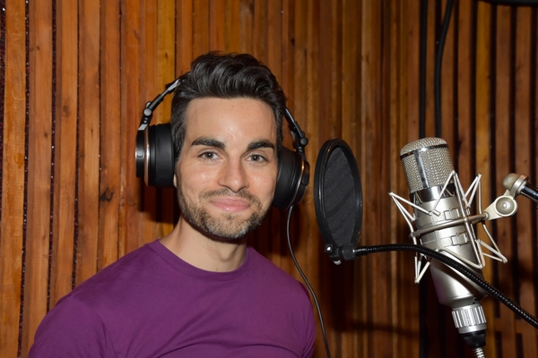 Exclusive Photo Coverage: ALADDIN Cast Proves Carols For A Cure is Auld You Need This Christmas! Image