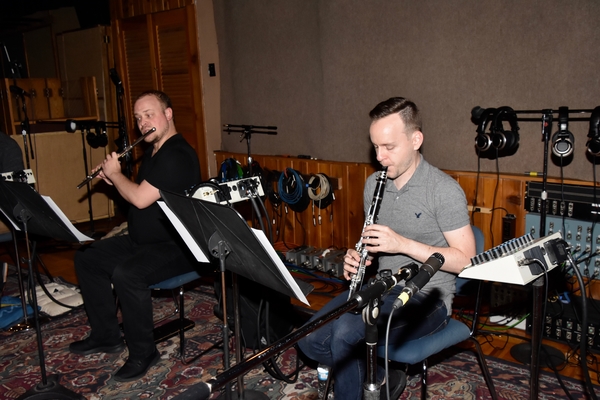 Exclusive Photo Coverage: FROZEN Cast Bundles Up for Carols For A Cure! Image