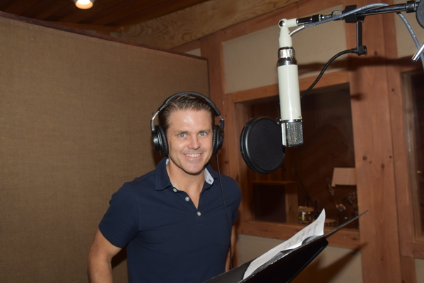 Exclusive Photo Coverage: FROZEN Cast Bundles Up for Carols For A Cure! Image