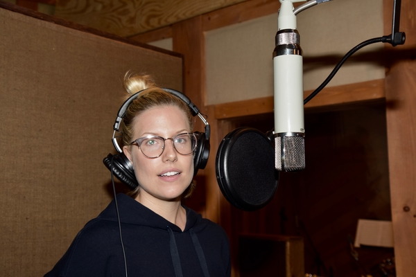 Exclusive Photo Coverage: FROZEN Cast Bundles Up for Carols For A Cure! Image