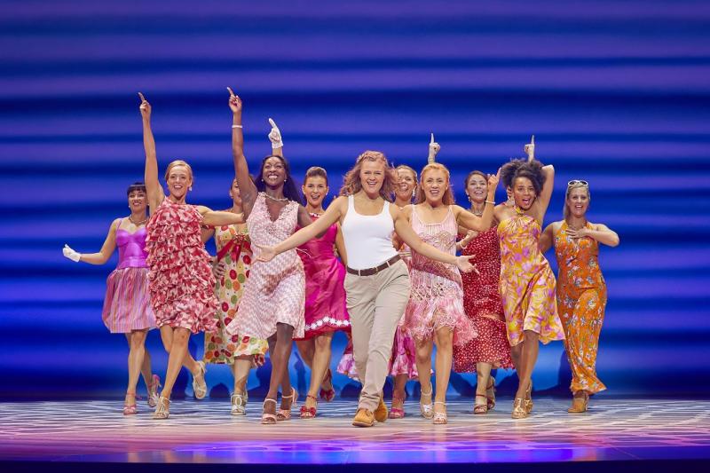 Review: MAMMA MIA! International Tour Successfully Connects the Dots 