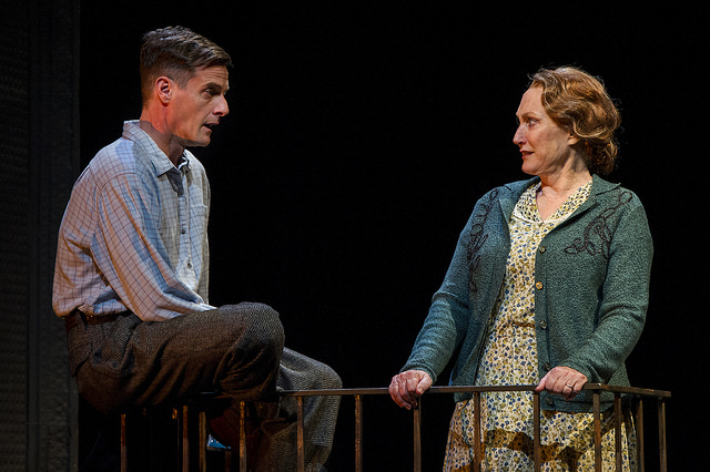 Review: THE GLASS MENAGERIE at Barrington Stage Company Reminds Audiences That Simple and Easy are Not the Same. 