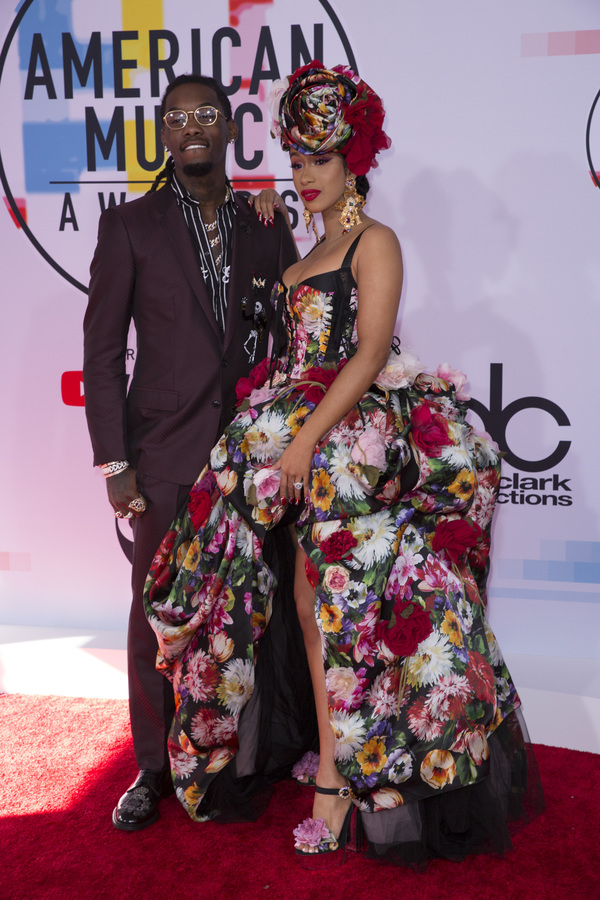 Photo Flash: The Stars Come Out for the AMERICAN MUSIC AWARDS Red Carpet Image