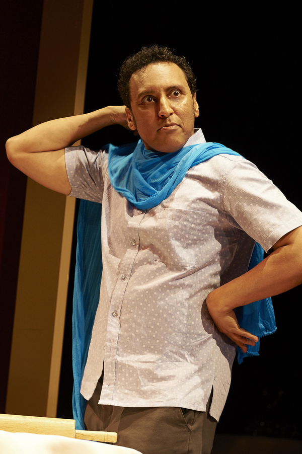 Photo Flash: First Look at Aasif Mandvi in SAKINA'S RESTAURANT Image