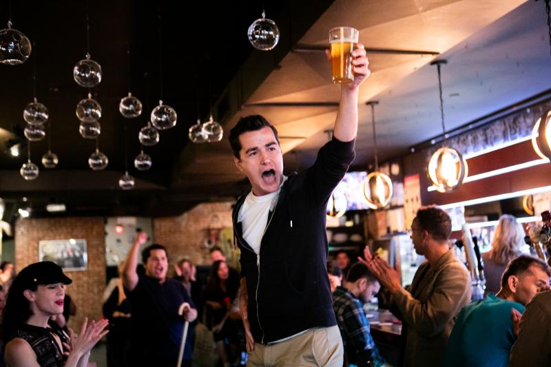 Review: SHAKESBEER-The Popular Pub Crawl Captivates and Entertains Image