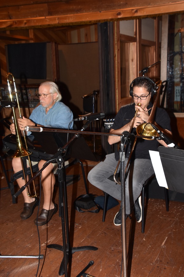 Exclusive Photo Coverage: CHICAGO Cast Gets Jazzy for Carols For A Cure! Image
