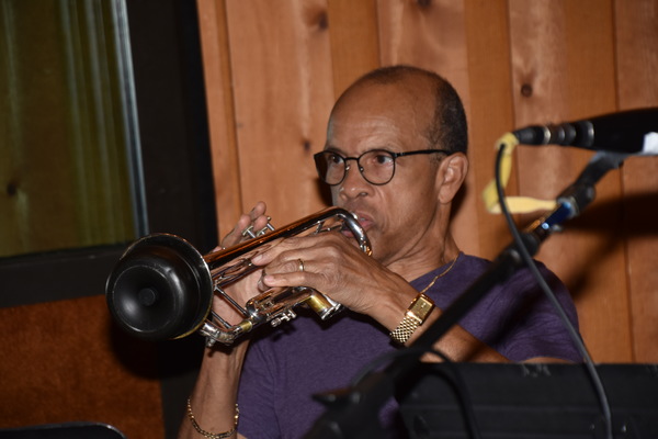 Exclusive Photo Coverage: CHICAGO Cast Gets Jazzy for Carols For A Cure! Image