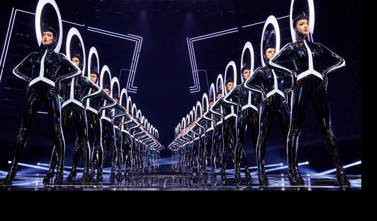 Review: VIVID GRAND SHOW at Friedrichstadt-Palast Berlin - This breathtaking spectacle will prove to be a GIGANTIC hit! Bravo!!! 