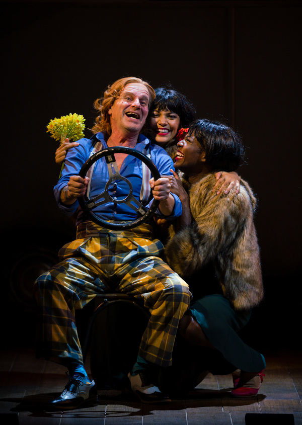Photo Flash: First Look at WISE CHILIDREN at The Old Vic Image