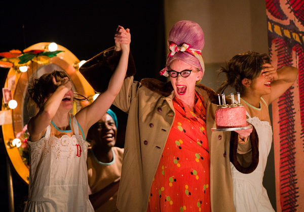 Photo Flash: First Look at WISE CHILIDREN at The Old Vic Image