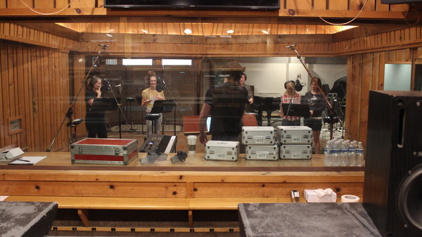 Exclusive Photo Coverage: WICKED Cast Gets In the Holiday Spirit for Carols For A Cure! Image