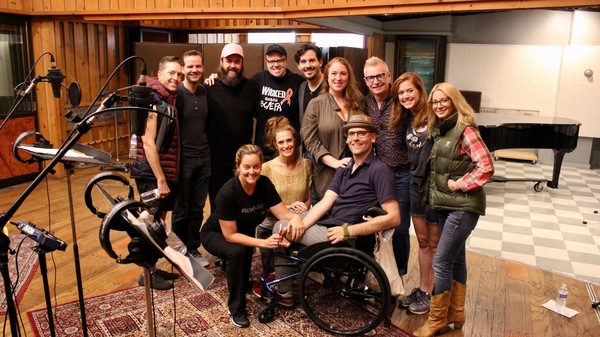 Exclusive Photo Coverage: WICKED Cast Gets In the Holiday Spirit for Carols For A Cure! Image