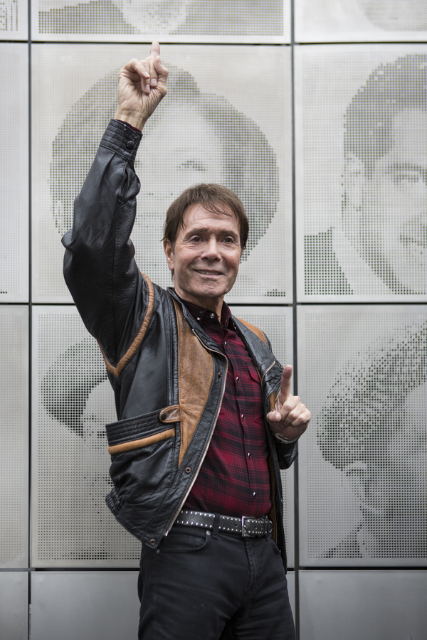 Photo Flash: Andrew Lloyd Webber and Guests Unveil Art Installation at London Palladium Image