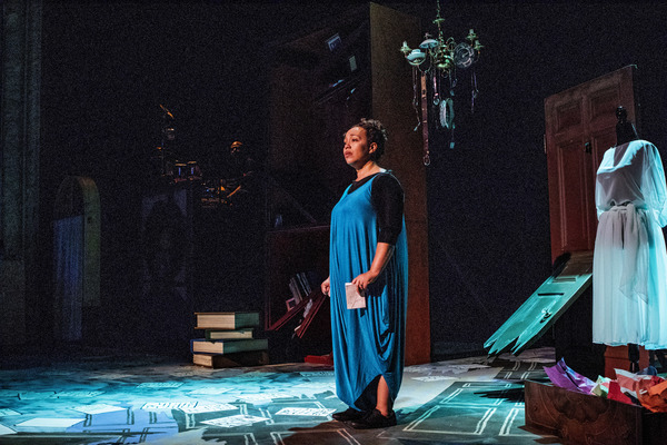 Photo Flash: First Look at Cleveland Public Theatre's YA MAMA Image