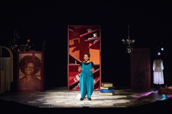 Photo Flash: First Look at Cleveland Public Theatre's YA MAMA Image