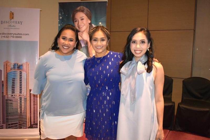 Photo Coverage: The International Premiere Cast of WAITRESS Meets The Press Image