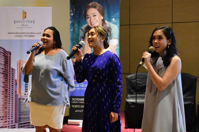 Photo Coverage: The International Premiere Cast of WAITRESS Meets The Press Image