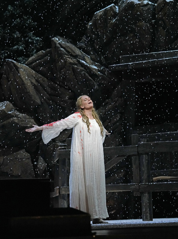 Photo Flash: First Look At LA FANCIULLA DEL WEST at The Met Image