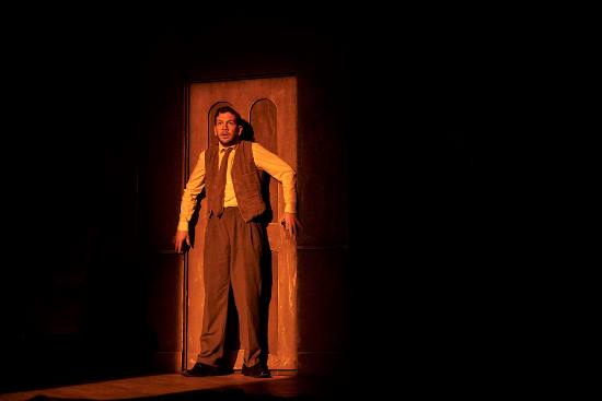 Review: THE WOMAN IN BLACK is Halloween Scare Fare at Pasadena Playhouse 
